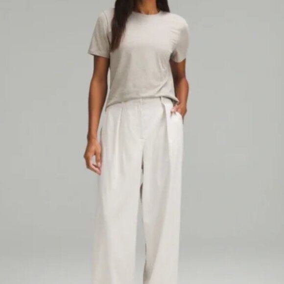 Lululemon Love Curved-Hem Crewneck T-Shirt in Riverstone, Size 6 - Picture 7 of 9